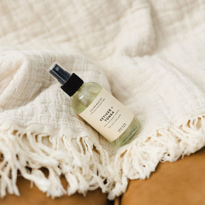 Vetiver + Tonka Non - Toxic Room Spray - Calyan Wax Co.